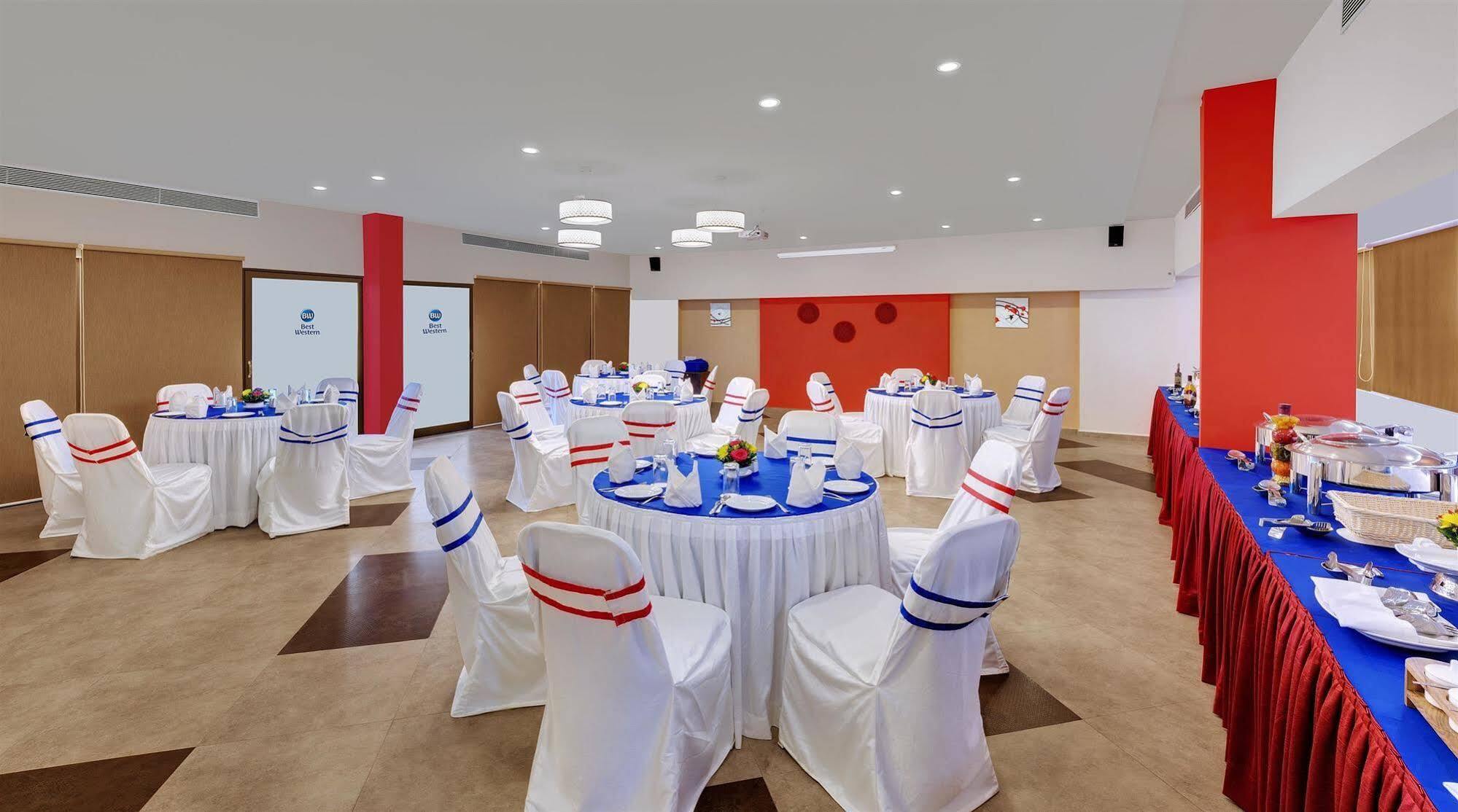 Best Western Alkapuri, Vadódara Exteriér fotografie